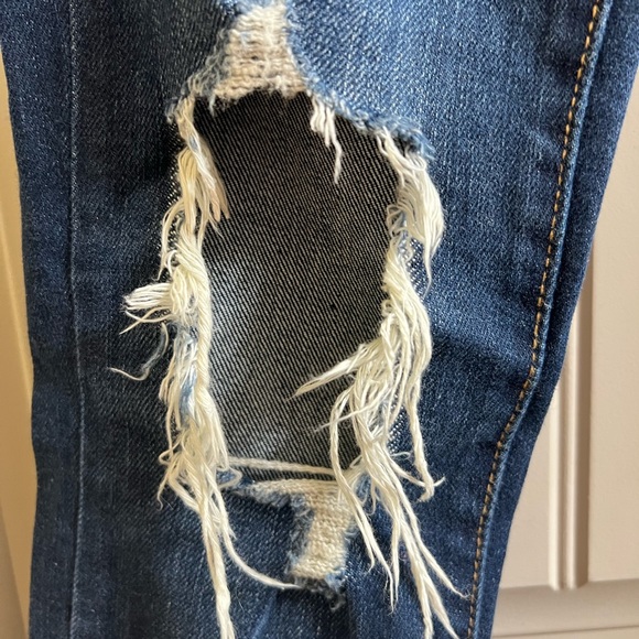 Levi’s Strauss 721 dark wash high rise skinny busted knee jeans - Picture 12 of 15